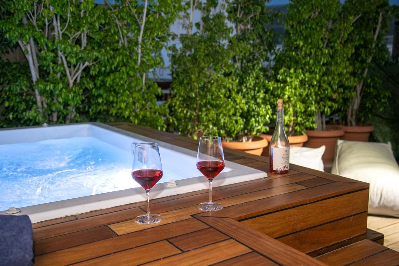 Apartamento Beautiful Penthouse In Athens With Outside Jacuzzi Exterior foto