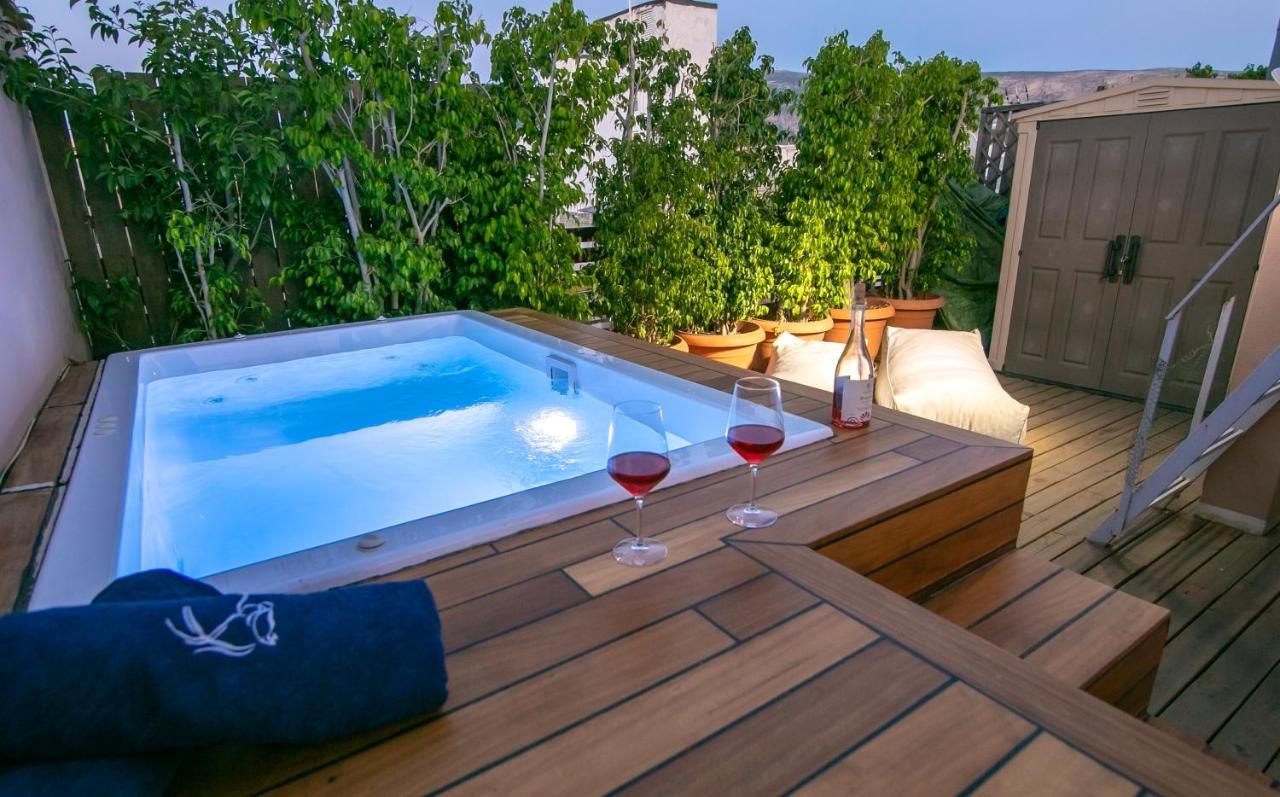 Apartamento Beautiful Penthouse In Athens With Outside Jacuzzi Exterior foto